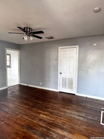 114 WOLEY DR, San Antonio, TX 78228