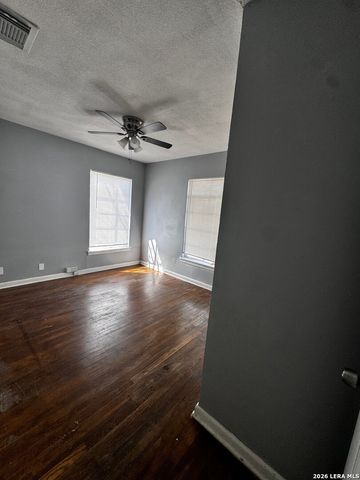 114 WOLEY DR, San Antonio, TX 78228