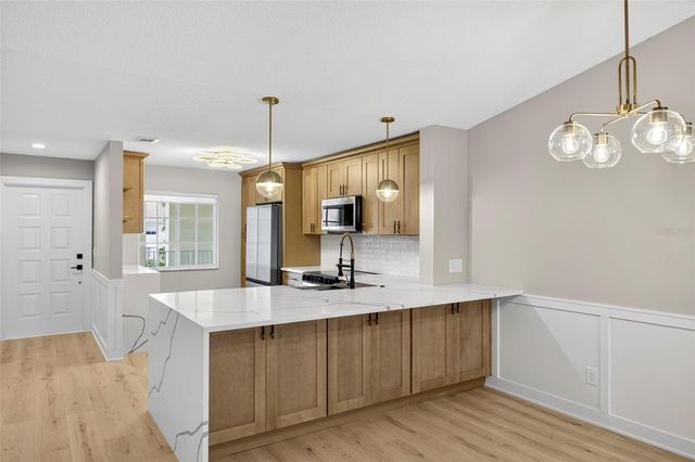 7761 JEWEL LANE 202, Naples, FL 34109