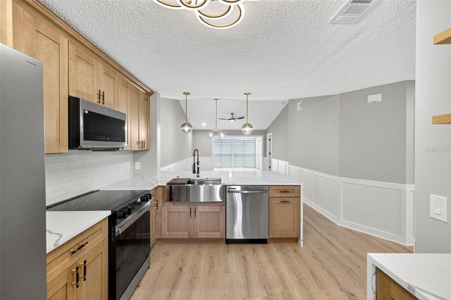 7761 JEWEL LANE 202, Naples, FL 34109