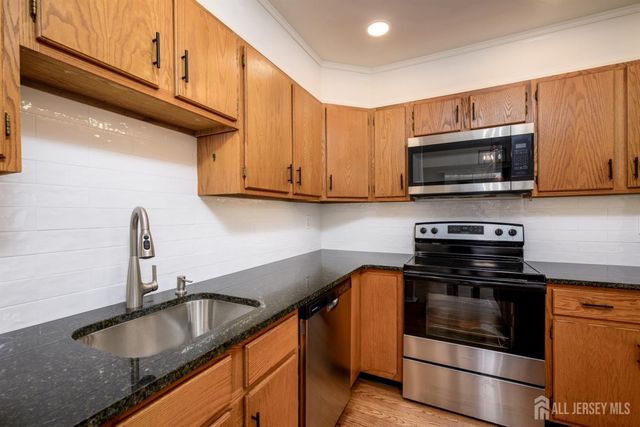 13 Benjamin Franklin Drive, Monroe, NJ 08831