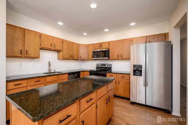 13 Benjamin Franklin Drive, Monroe, NJ 08831