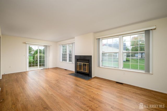 13 Benjamin Franklin Drive, Monroe, NJ 08831