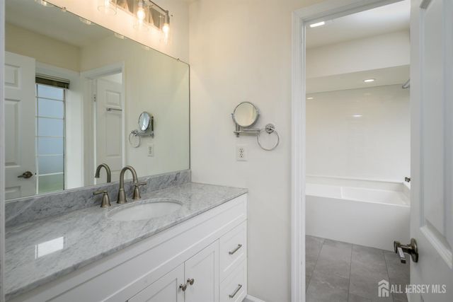 13 Benjamin Franklin Drive, Monroe, NJ 08831