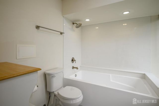 13 Benjamin Franklin Drive, Monroe, NJ 08831