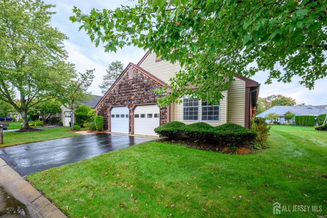 13 Benjamin Franklin Drive, Monroe, NJ 08831