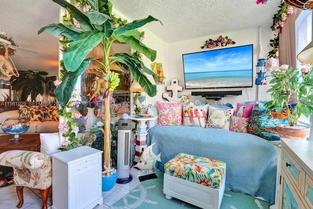 425 SE 11th Ter 204, Dania Beach, FL 33004