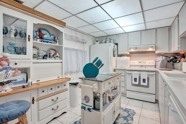 425 SE 11th Ter 204, Dania Beach, FL 33004