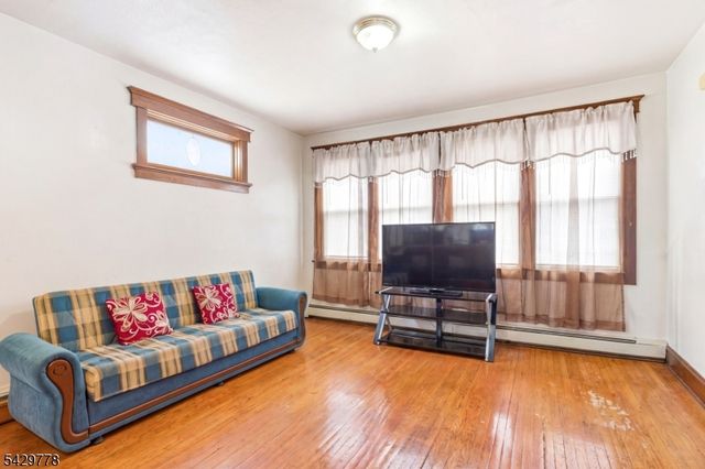 73 Knickerbocker Ave, Paterson City, NJ 07503