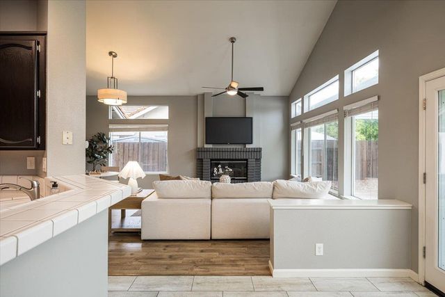 114 Kerwin Way, Folsom, CA 95630