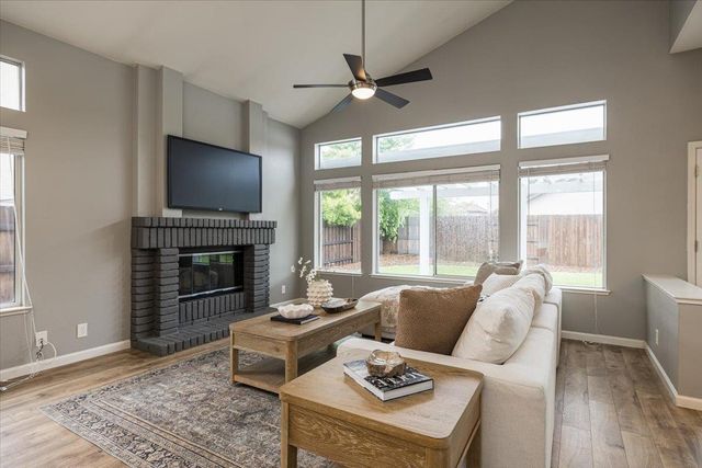 114 Kerwin Way, Folsom, CA 95630