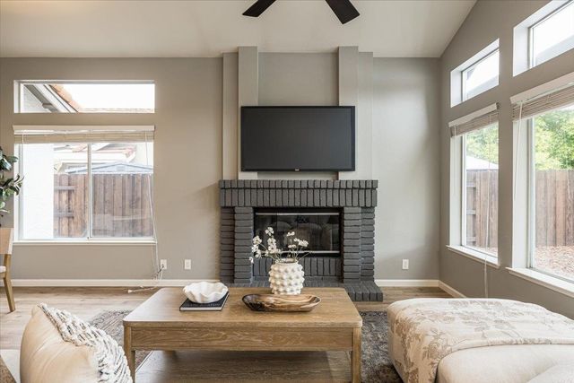 114 Kerwin Way, Folsom, CA 95630