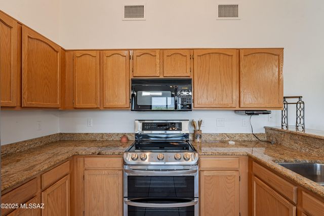 188 N Cobalt Drive, Green Valley, AZ 85614