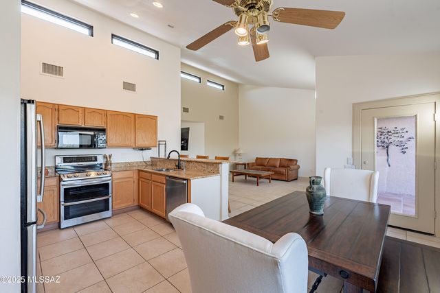 188 N Cobalt Drive, Green Valley, AZ 85614