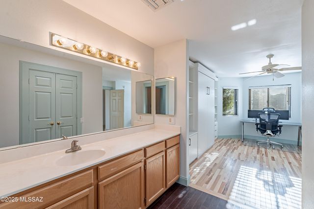 188 N Cobalt Drive, Green Valley, AZ 85614