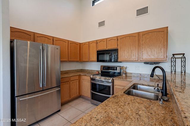 188 N Cobalt Drive, Green Valley, AZ 85614