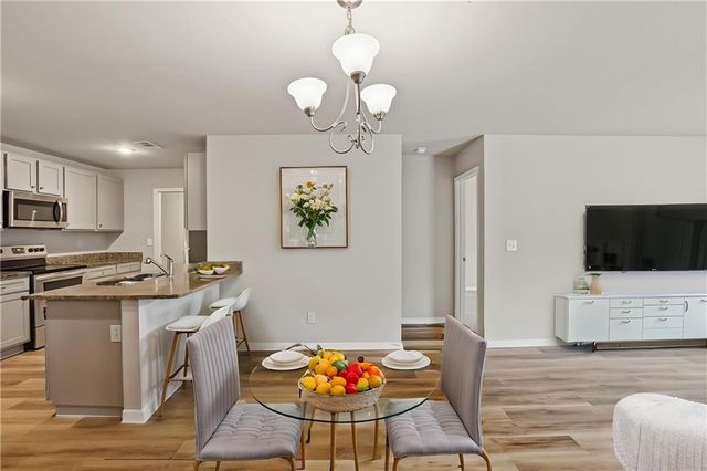 122 W Lexington Avenue, Griffin, GA 30223