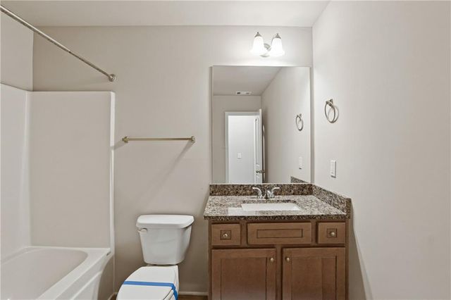 122 W Lexington Avenue, Griffin, GA 30223