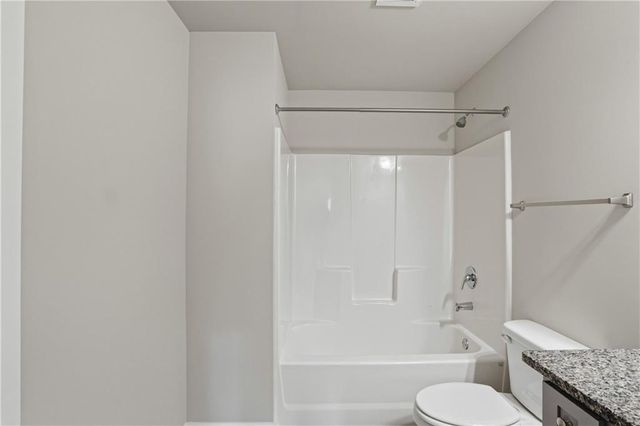 122 W Lexington Avenue, Griffin, GA 30223