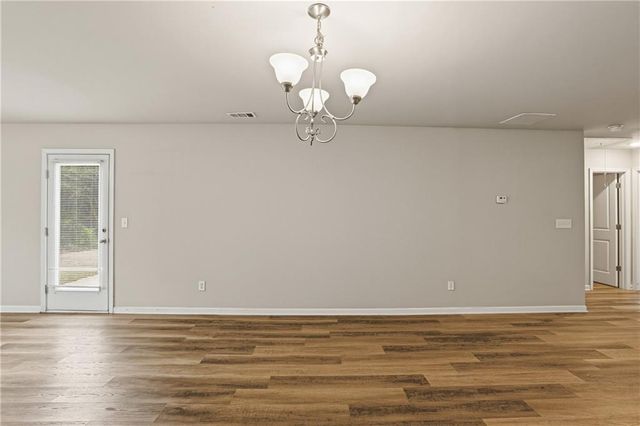 122 W Lexington Avenue, Griffin, GA 30223