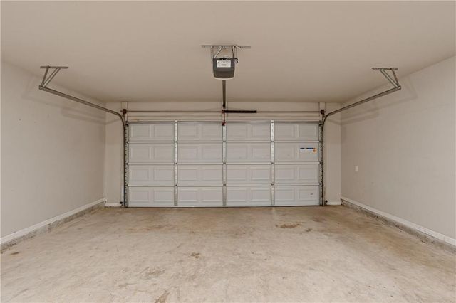 122 W Lexington Avenue, Griffin, GA 30223