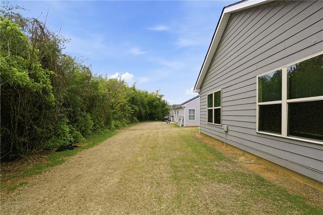 122 W Lexington Avenue, Griffin, GA 30223