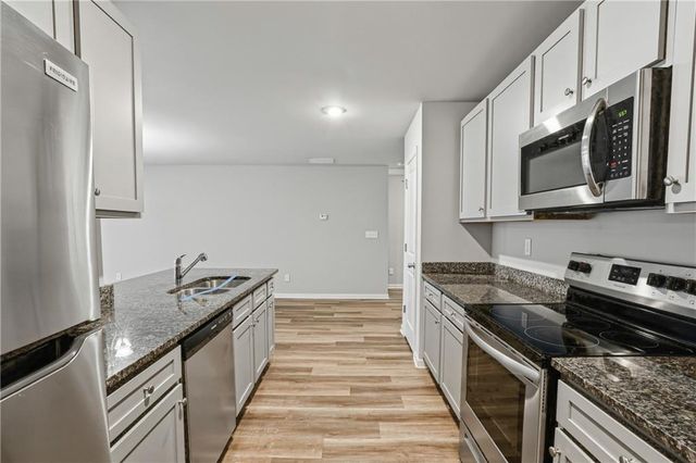 122 W Lexington Avenue, Griffin, GA 30223