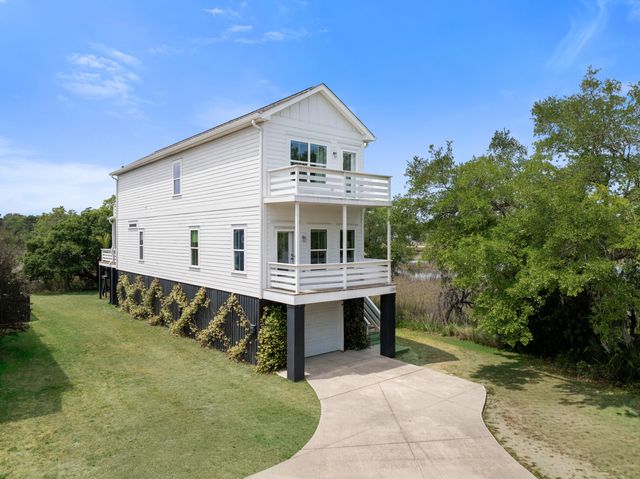 1050 Hunley Waters Circle, North Charleston, SC 29405