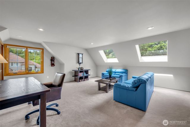 15454 SE 67th Street, Bellevue, WA 98006