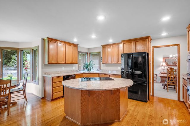 15454 SE 67th Street, Bellevue, WA 98006