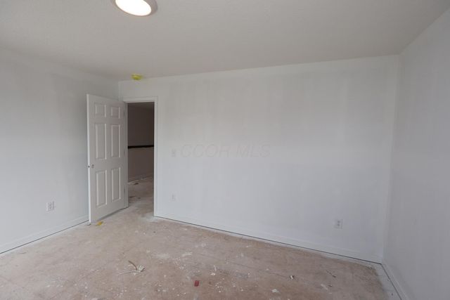 1015 Dawsons Drive, Hebron, OH 43025