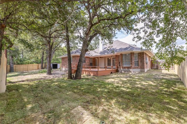 2013 Cobblestone Lane, Bryan, TX 77807