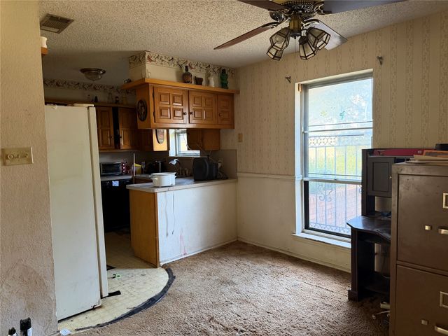 424 Lakewood Drive, Desoto, TX 75115