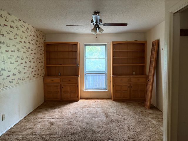 424 Lakewood Drive, Desoto, TX 75115