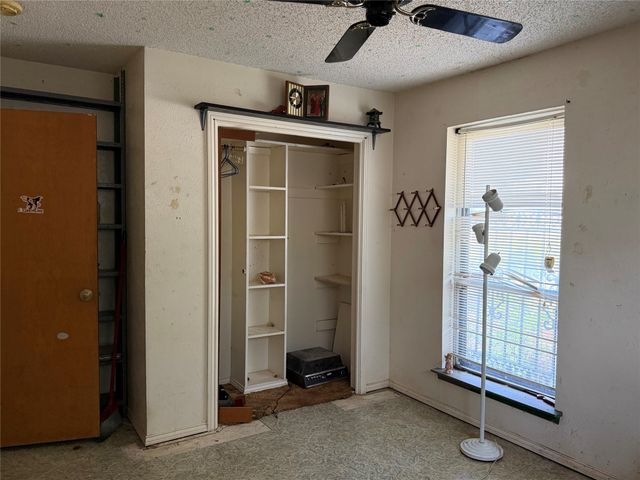 424 Lakewood Drive, Desoto, TX 75115