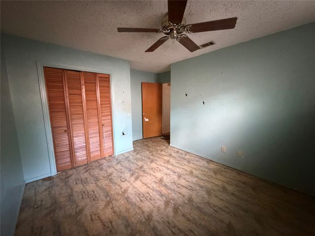 424 Lakewood Drive, Desoto, TX 75115