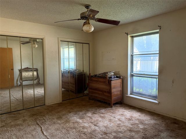 424 Lakewood Drive, Desoto, TX 75115