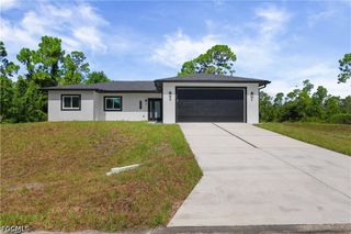 828 Genoa AVE S, Lehigh Acres, FL 33974