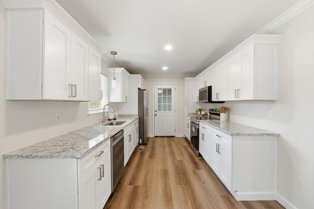1233 Radmoor Drive, Chattanooga, TN 37421