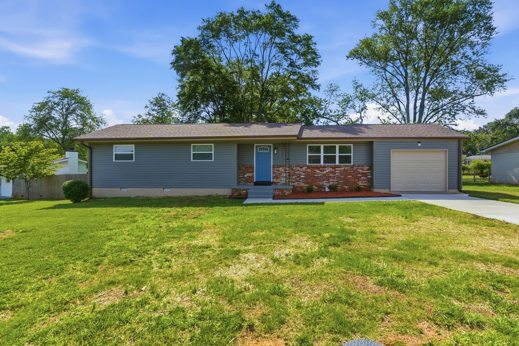 1233 Radmoor Drive, Chattanooga, TN 37421