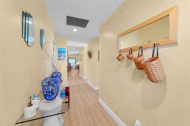 6809 SE Yorktown Dr, Hobe Sound, FL 33455