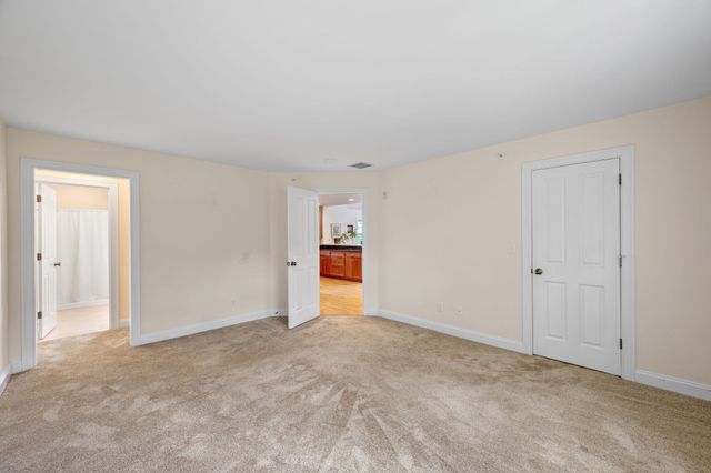6 Essex Road 15, Ipswich, MA 01938