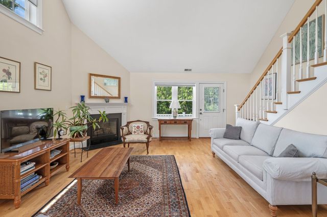 6 Essex Road 15, Ipswich, MA 01938