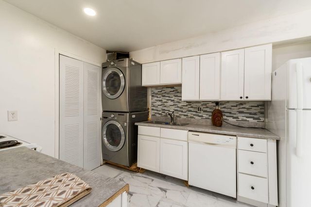 4 Oak Road, Columbus, OH 43217