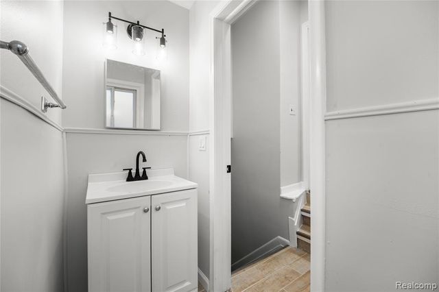 12615 Mettetal Street, Detroit, MI 48227