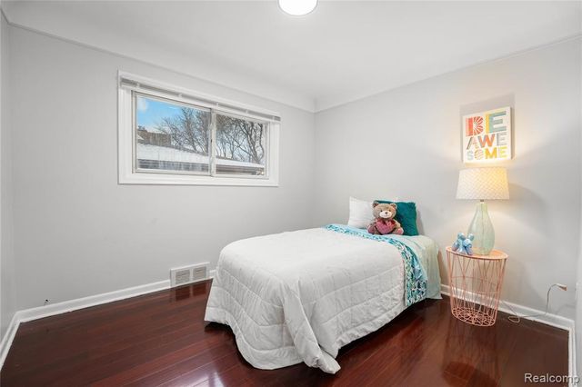 12615 Mettetal Street, Detroit, MI 48227