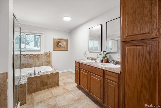 12615 Mettetal Street, Detroit, MI 48227