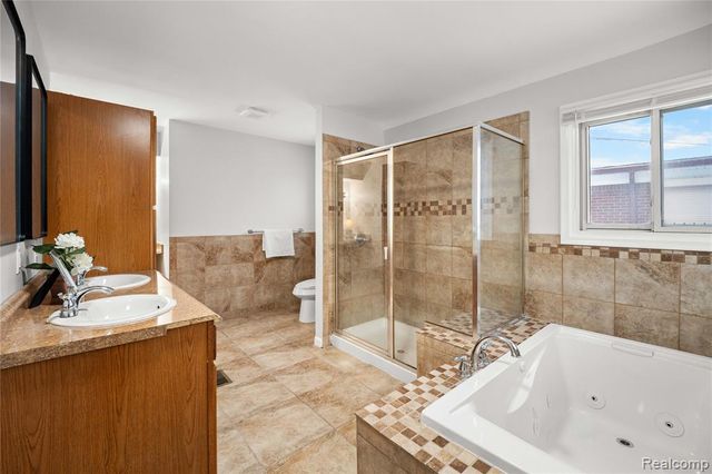 12615 Mettetal Street, Detroit, MI 48227