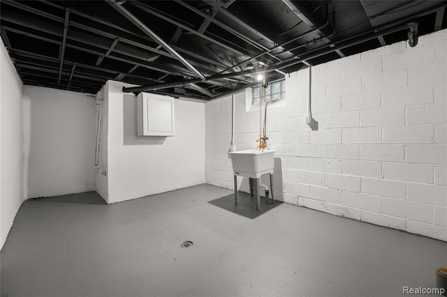 12615 Mettetal Street, Detroit, MI 48227