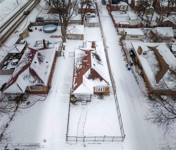 12615 Mettetal Street, Detroit, MI 48227